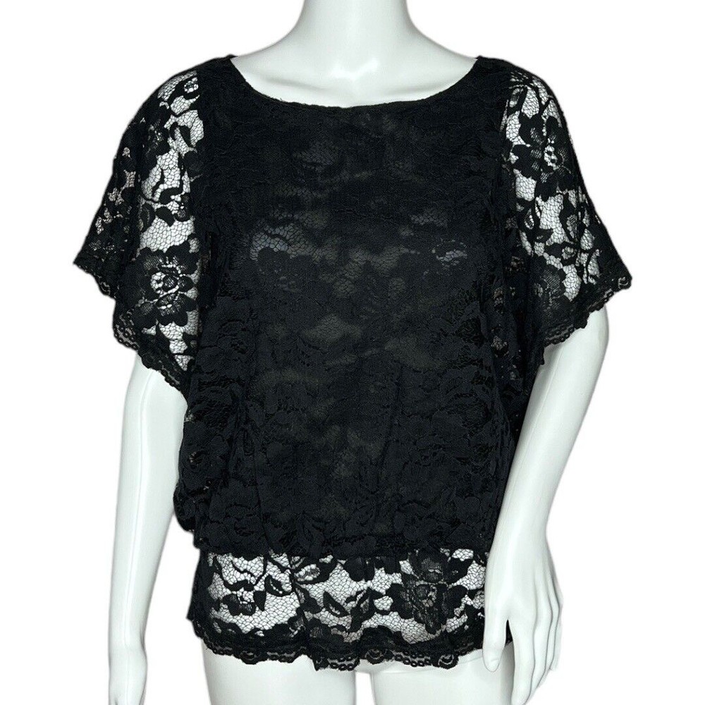 Quo-ta-tion Lace Blouse Black‎ Short Sleeve Ruffle Botton Scoop Neck Size XS